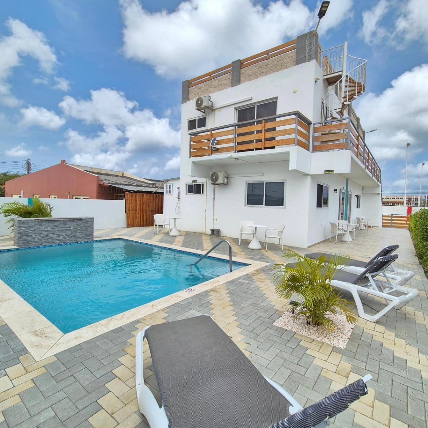 Ocean Breeze Apartments In Aruba Oranjestad Kültér fotó